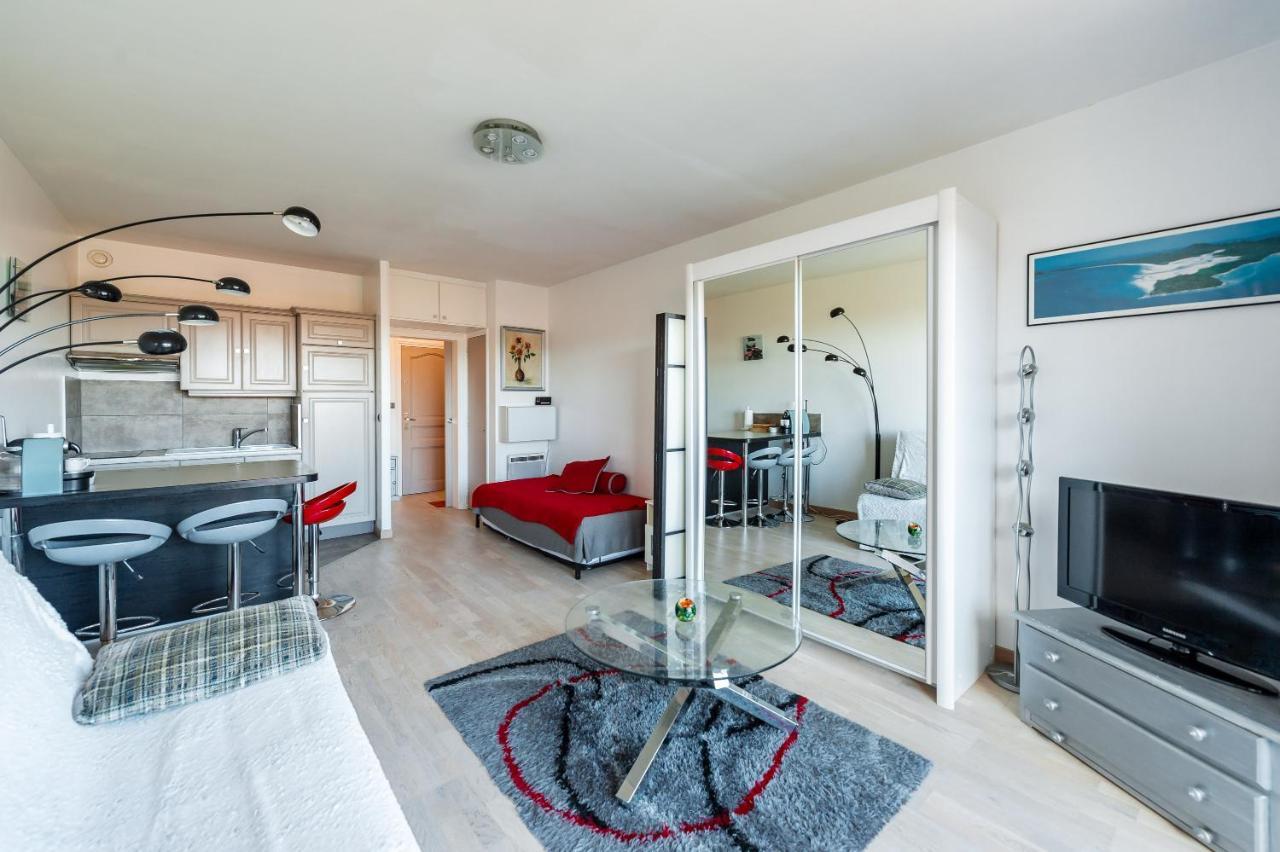 Grand Studio Avec Piscine Presqu'Ile De Giens Hyères Kültér fotó